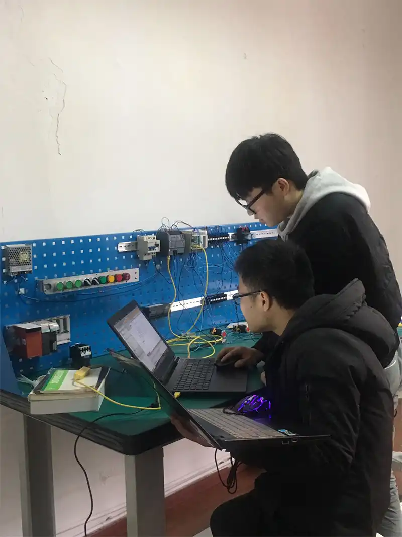 学员